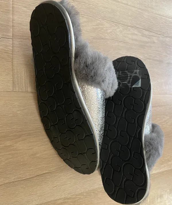 UGG Scuffette II Slippers size 8 NWT - Image 4