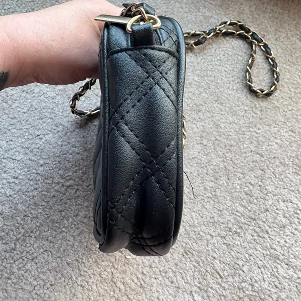 Gina Concepts Small Black Quilted Crossbody Purse With Chain Strap - Image 6