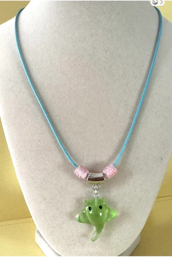 Stingray Pendant Necklace (938) Green - Image 2