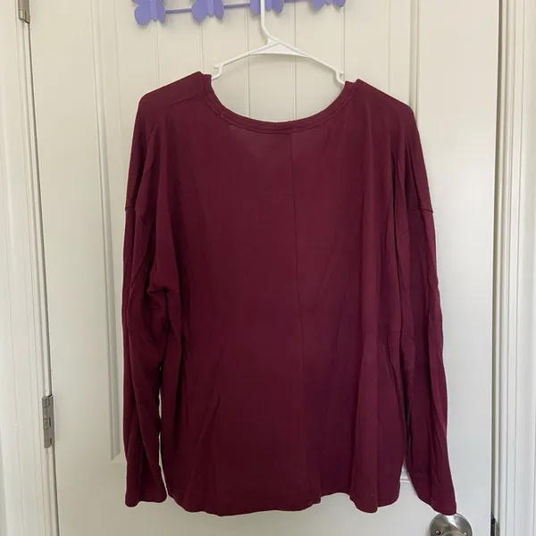 Old‎ Navy women’s stretchy solid colored top — large - Image 4