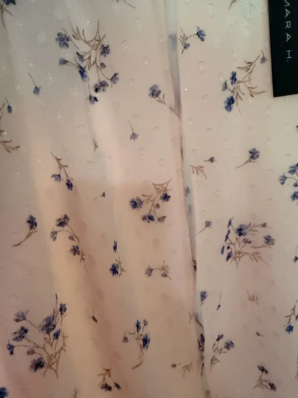 White Floral Top Size XL - Image 3