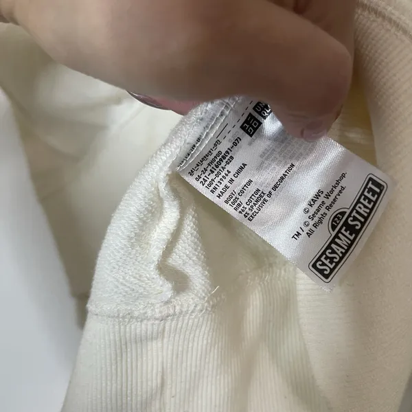 UNIQLO x Kaws sesame street ivory embroidered patch pullover hoodie Women small - Image 4