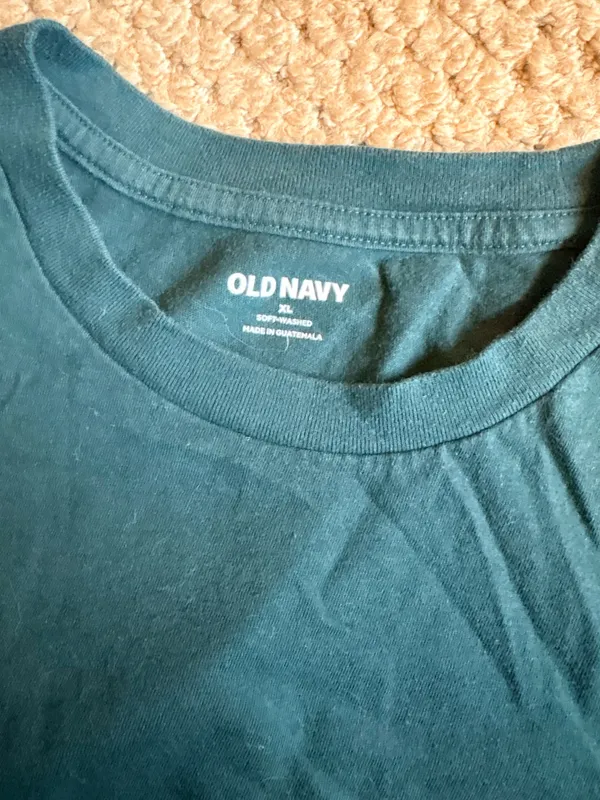 Old Navy graphic Tee - Image 3