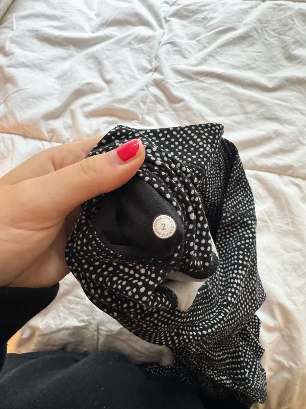 Black Lululemon Leggings - Image 4