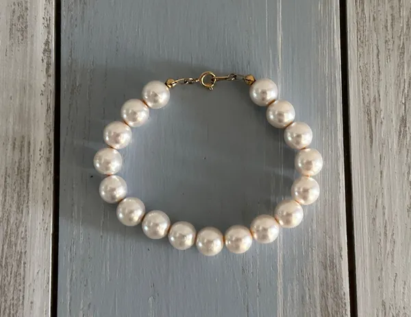 Beautiful Faux Pearl Beaded Bracelet 7.75” Long - Image 3