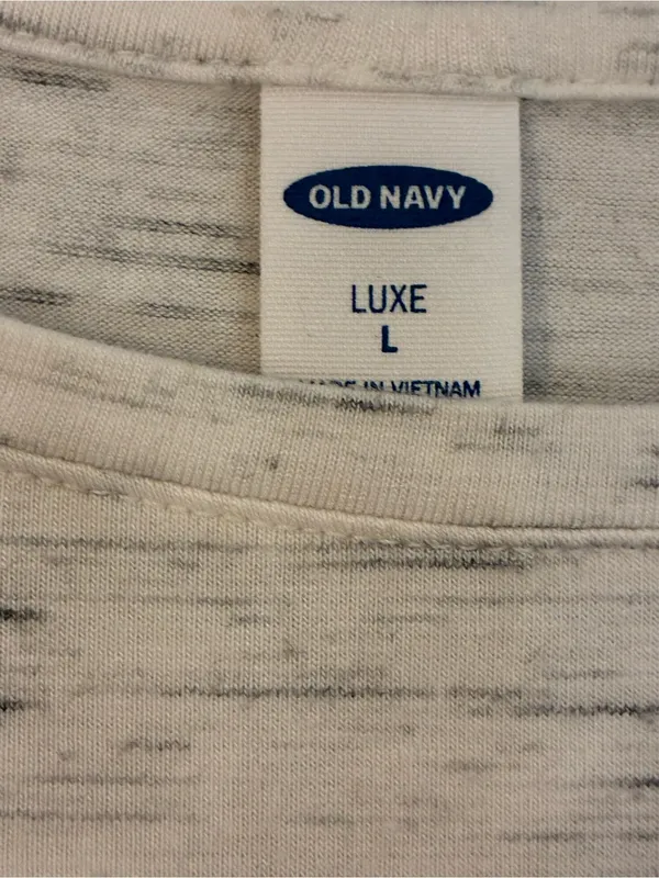 Women’s Old Navy Cream/ Heather Gray Short Sleeve Tee Size Large - Image 2