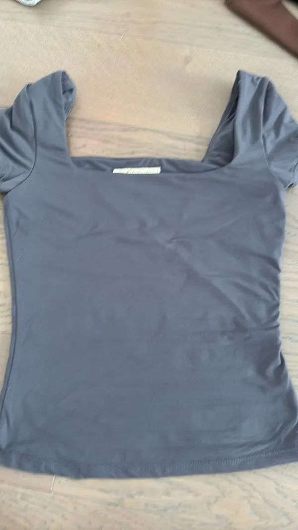 Quinsen Square Neck Tee Size XS - Image 2