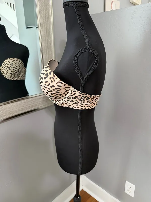 Victoria's Secret Lined Strapless Push Up Bra Cheetah Print Size 36C - Image 4
