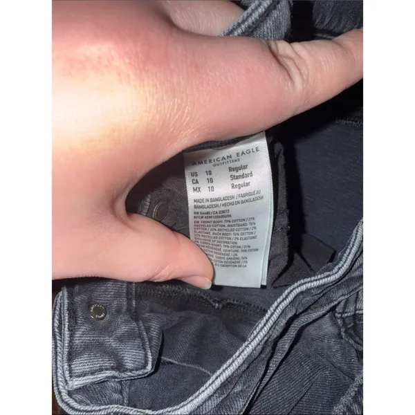 Women’s American Eagle High Rise Mom Jeans charcoal wash denim - Image 7