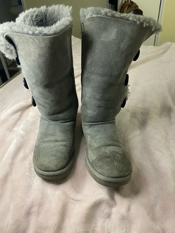 UGG BAILEY BUTTON TRIPLET GREY SUEDE TALL BOOTS women SIZE 8 - Image 2