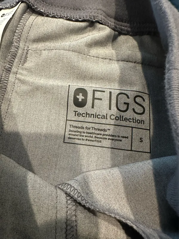 FIGS Scrub Set. Ladies Small - Image 9