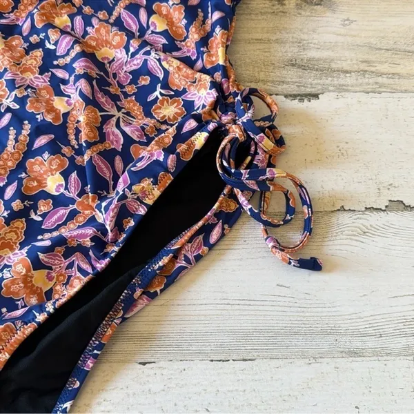 NWT J. Crew Liberty Halter cutout one-piece in painted block print BH510 Sz‎ 24 - Image 4