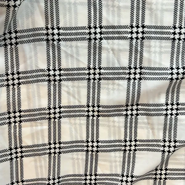 Old Navy Black and Cream Patterned Top - Image 3