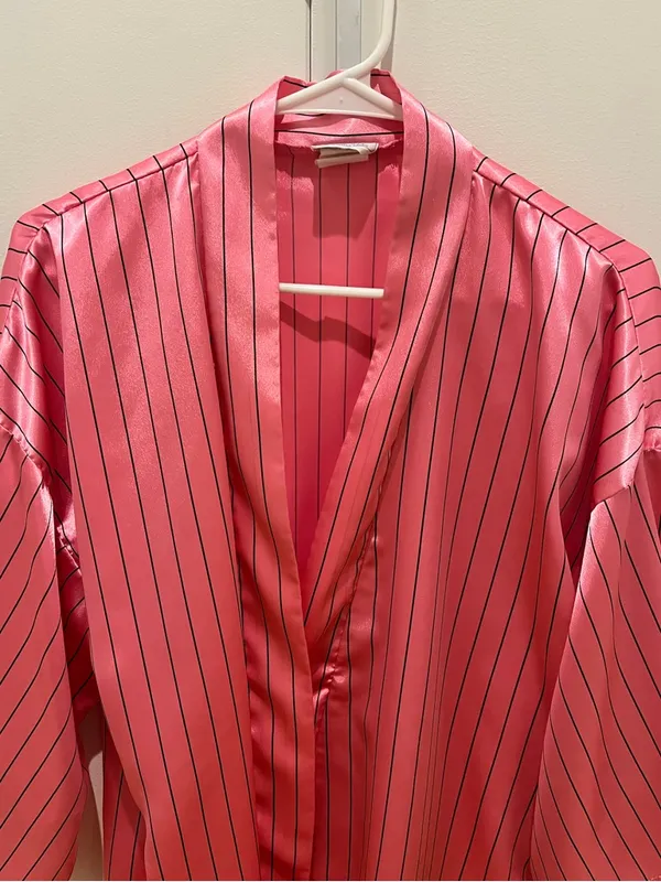 Jayre Hot Pink Satin Pinstripe Kimono Robe gently worn - Image 4