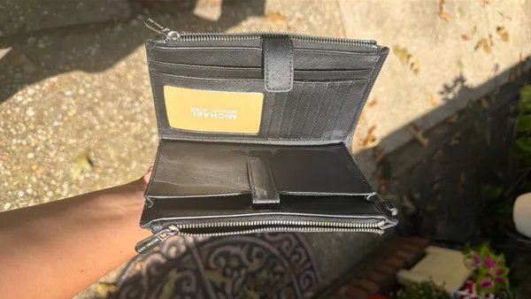 Michael Kors Wallet - Image 2