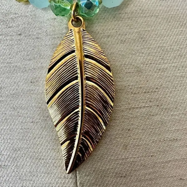 Cookie Lee green glass bead crystal leaf pendant necklace - Image 4