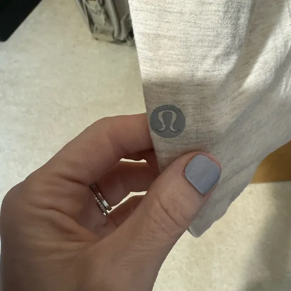 Lululemon swiftly tech shirt size 8 - Image 4