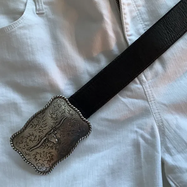 POLISHED & ETCHED DESIGN STAINLESS STEEL BUCKLE & LEATHER BELT.Sz: L - Image 2