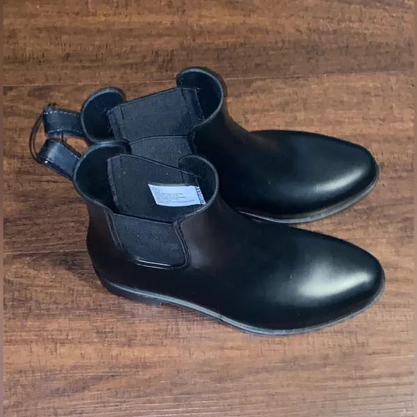 A New Day Sleek Black Ankle Boots Size 7 - Image 7