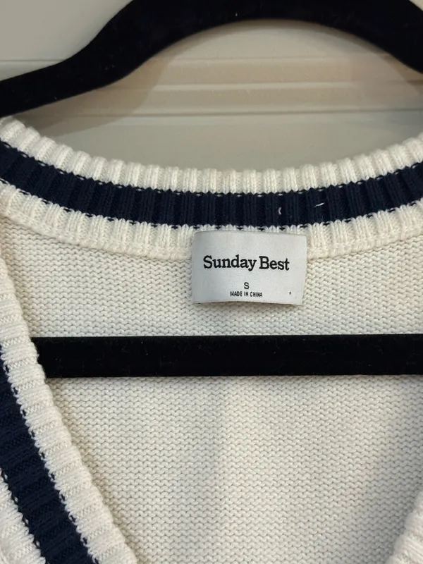 Aritzia Sunday Best Quinn Sweater Vest Small - Image 6