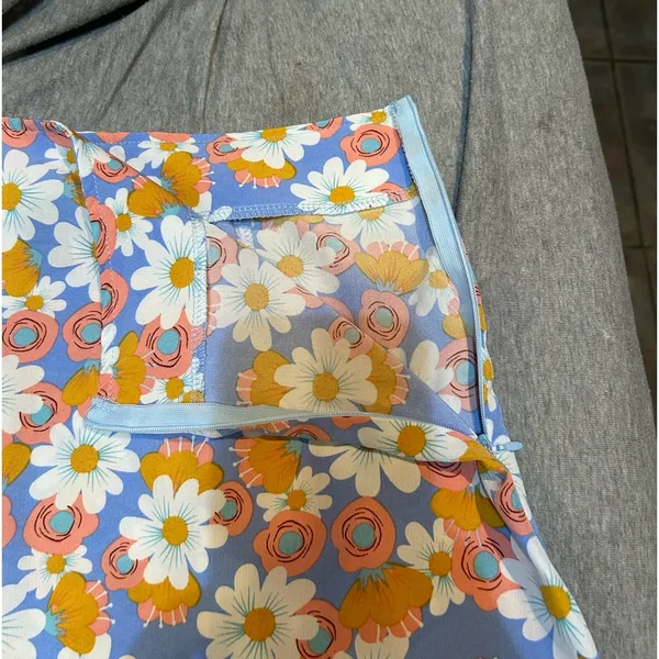 SHEIN mini flowered skirt - Image 3