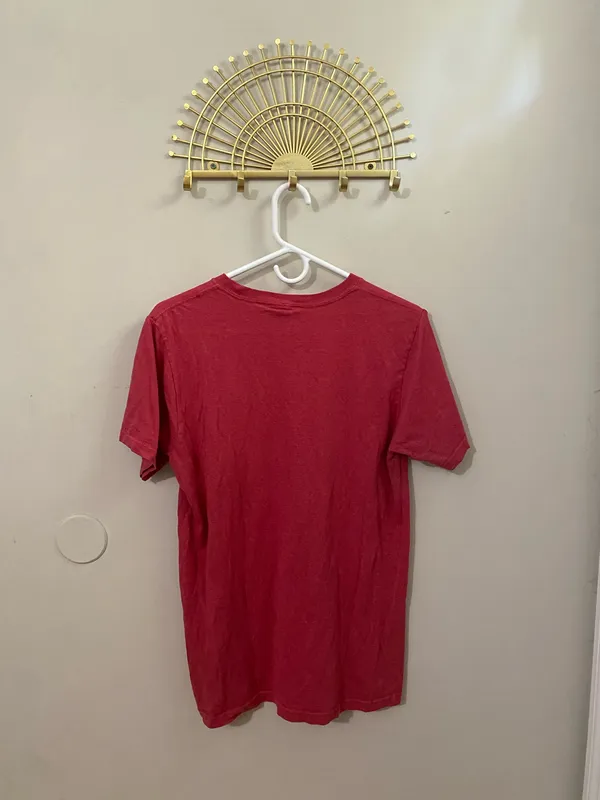 Red Hot Chili Peppers Graphic Tee Size M - Image 2