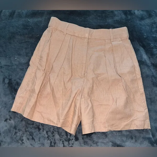 Abercrombie & Fitch Ultra High Rise Tailored Short Size Small - Image 2