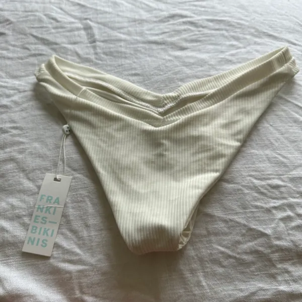 Frankie's Bikinis NWT White Ribbed Austin Bottoms - Image 6