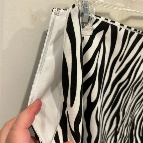 NWT Anthropologie Grey Lab Lined Zebra Print Mini Skirt With Slit Sz‎ L Festival - Image 5