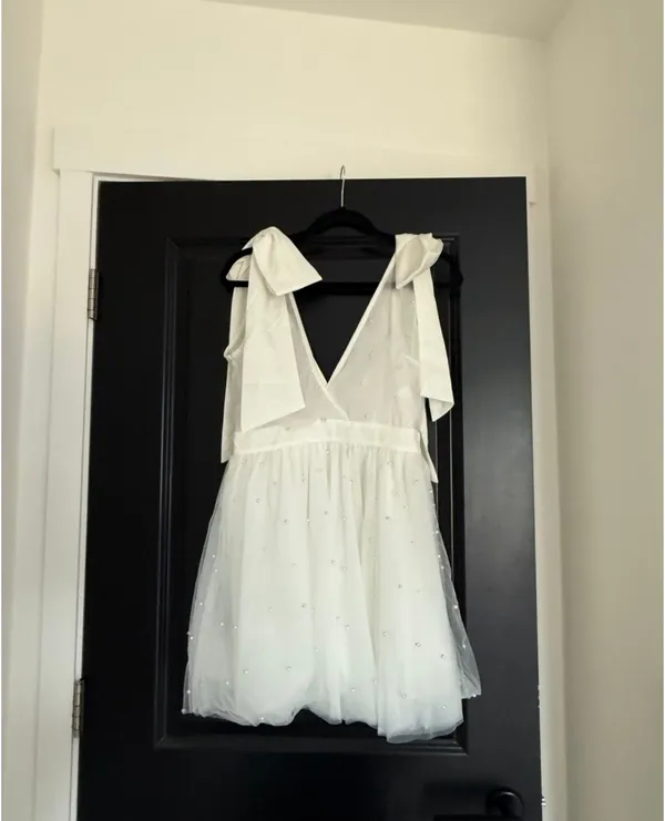 Showpo NWT Karalyn mini dress- bow strap plunge pearl detail size 6 - Image 3