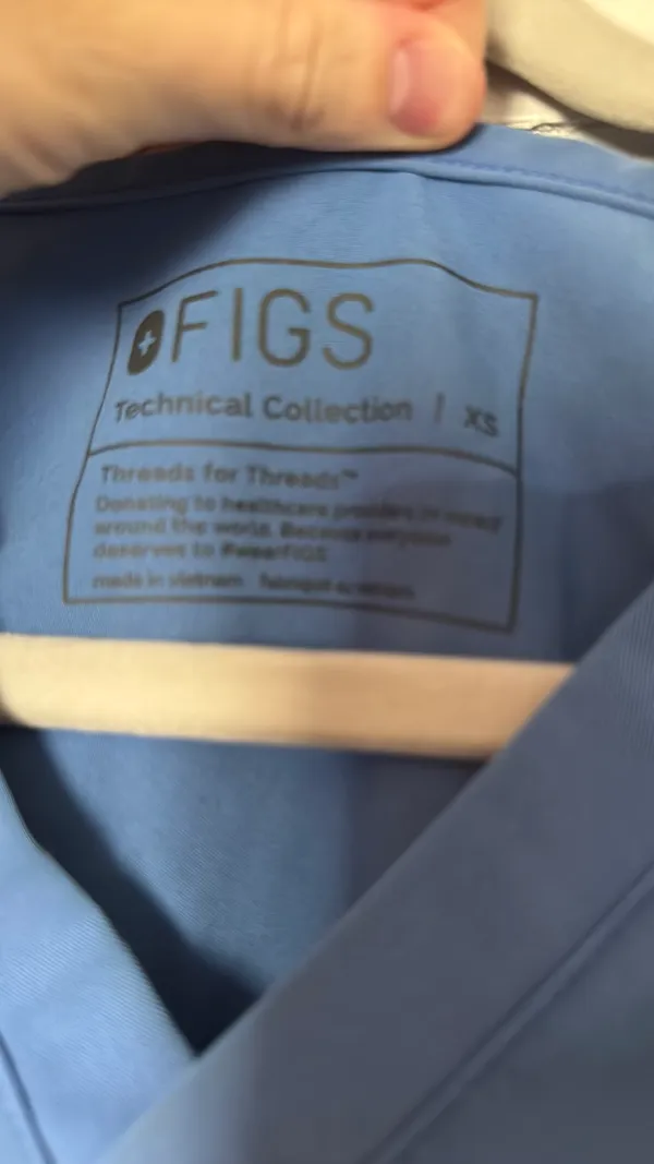 FIGS ceil blue Catarina scrub top and yola pants set - Image 4