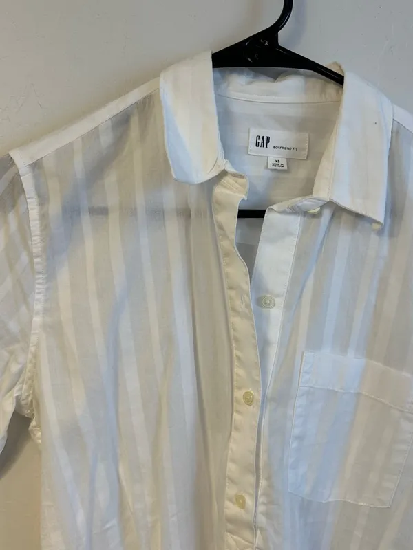 GAP Men's White Long-Sleeve Stripe Button-Down Shirt - Image 2