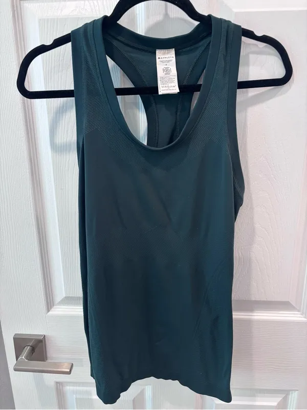 Athleta Forest Green Racerback Tank Top size Medium - Image 6