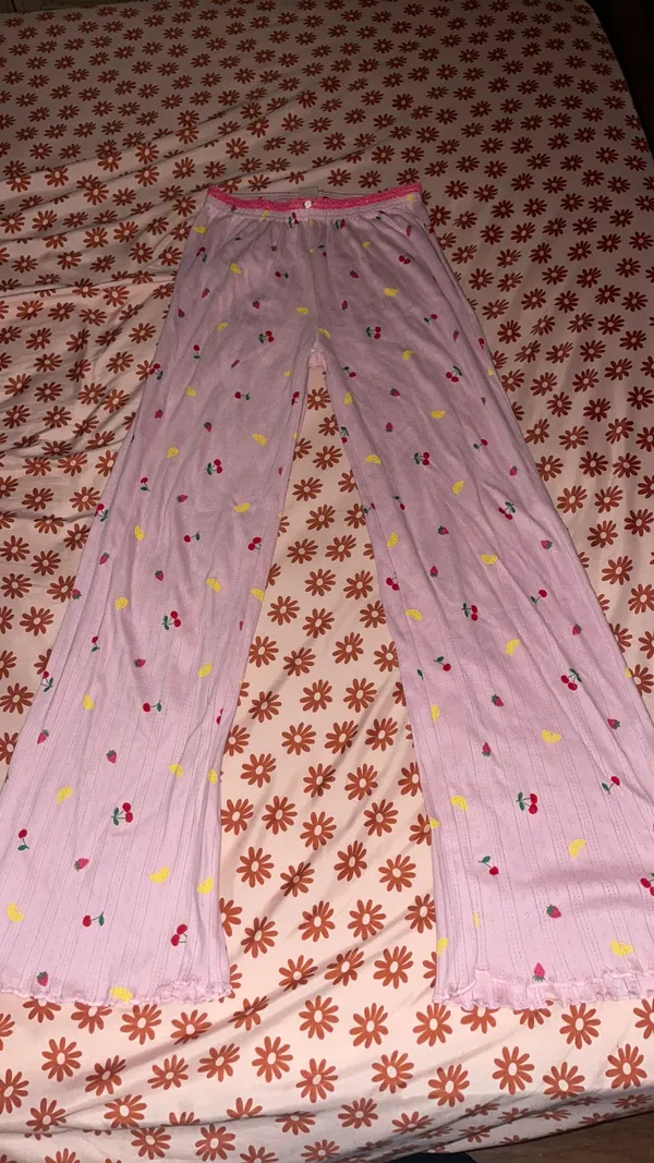 Messy Bun Just Chillin Xs pajama set - Image 3
