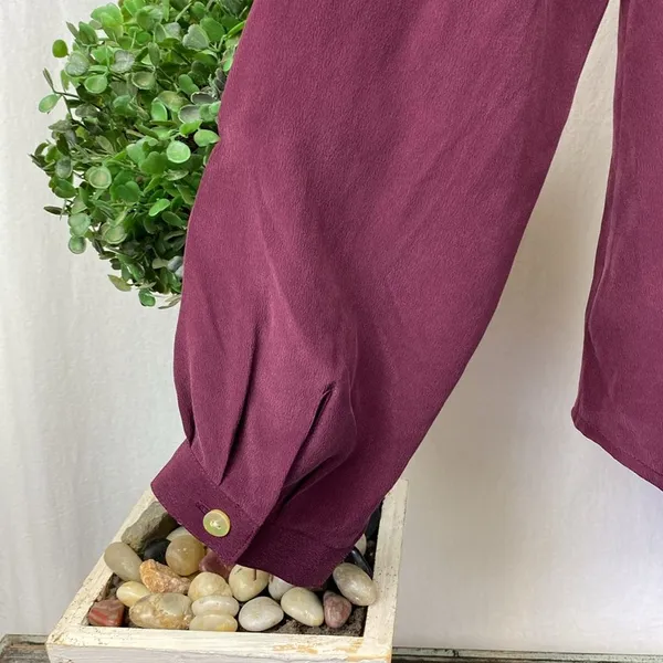 100% Silk Max Studio Burgundy Button Close Long Sleeve Colarless Blouse Top M - Image 4