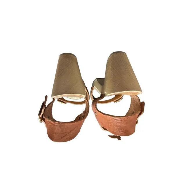 BRYR CLOGS Size 36 Tan - Image 7