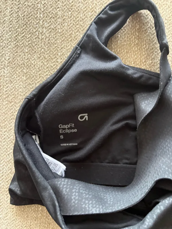 GapFit Sports Bra - Image 4