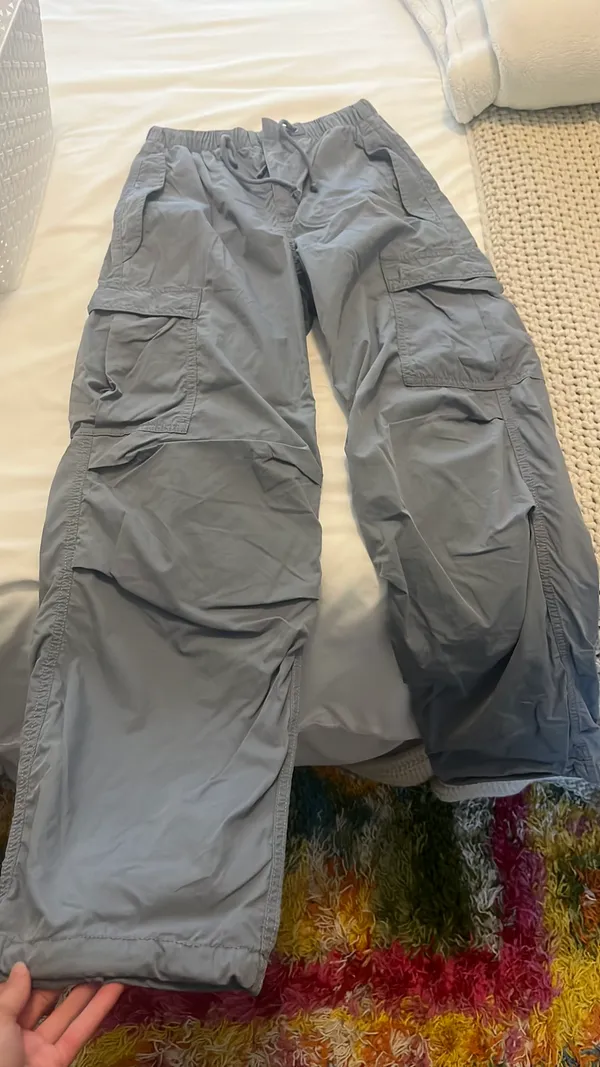 Aritzia Grey Cargo Pant - Image 4