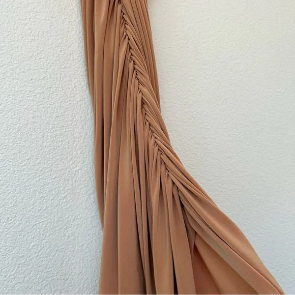 Norma Kamali Diana Gown in Nude S/36 - Image 15