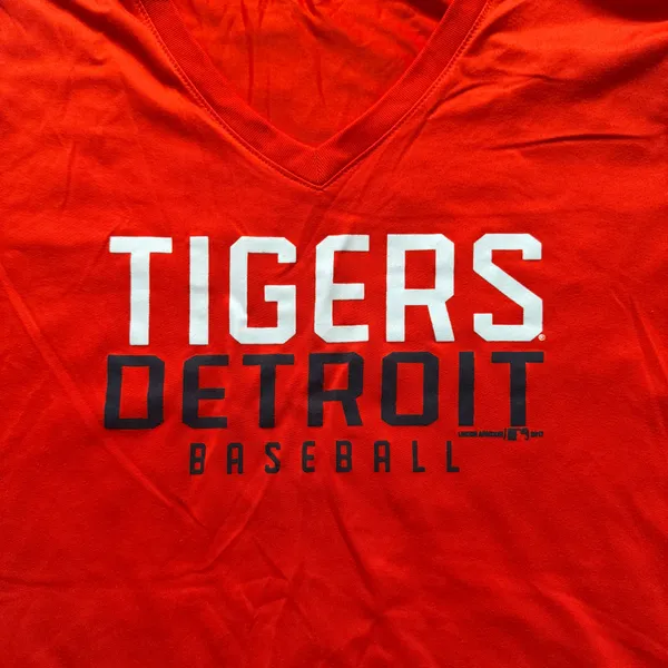 Under Armour Detroit Tigers HeatGear V-Neck Tee Size L - Image 2