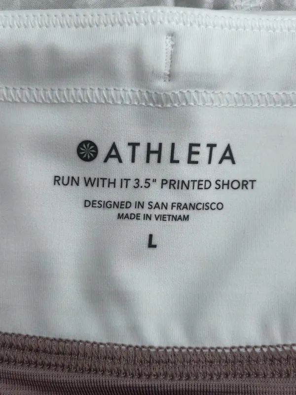 Athleta Run with it 3.5” Printed Short White Reptile Snake Print Size Large - Image 3