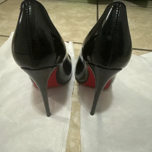 Women Black high heels Size 7 - Image 3