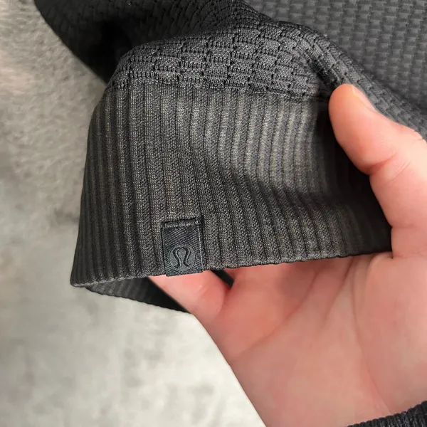 Lululemon Rest Less Pullover‎ Black Textured Size 4 - Image 3