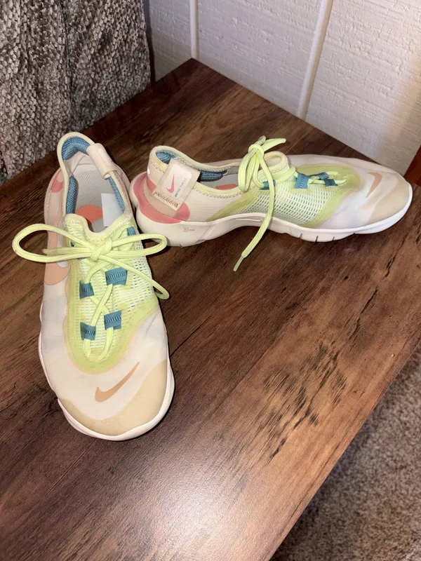 Nike Tennis Shoes Women’s - Image 3