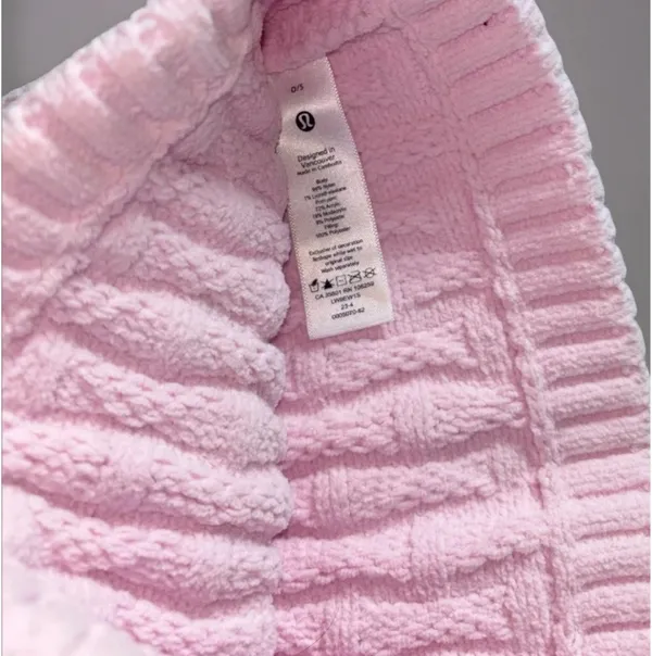 New Lululemon Womens Cable-Knit Pom-Pom Beanie hat winter chenille soft Pink - Image 9