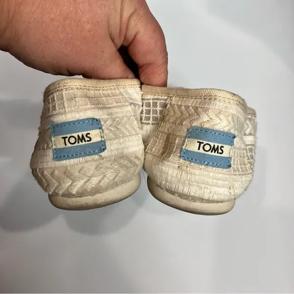 Toms off‎ white flats size 7 - Image 5