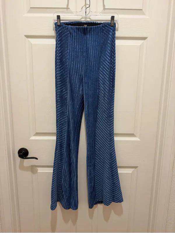 Free People Slim Pull-On Velvet Flare Pants Blue High Rise 70s Size- Small - Image 3