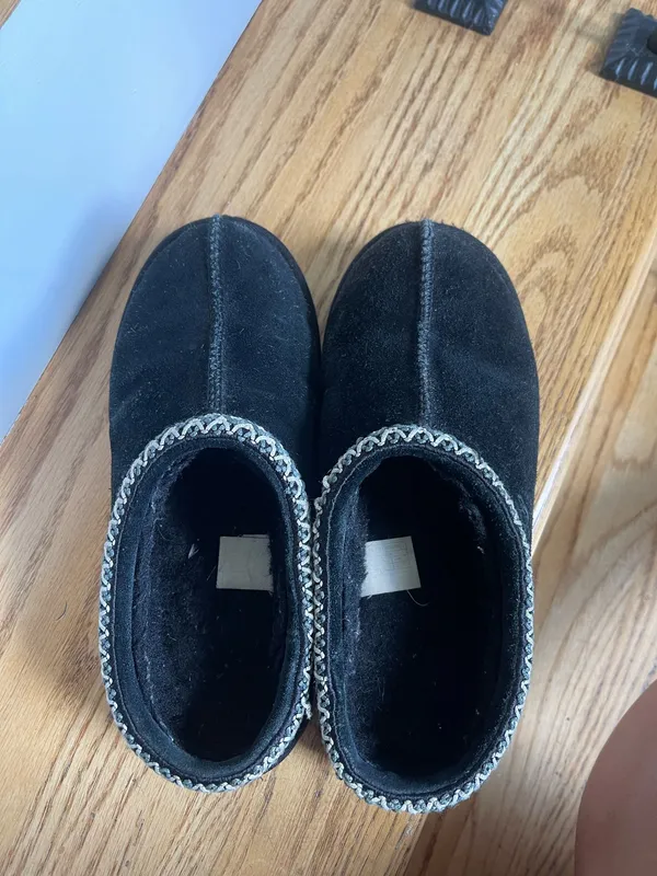 Black UGG Tasman Slippers Women’s - Image 3