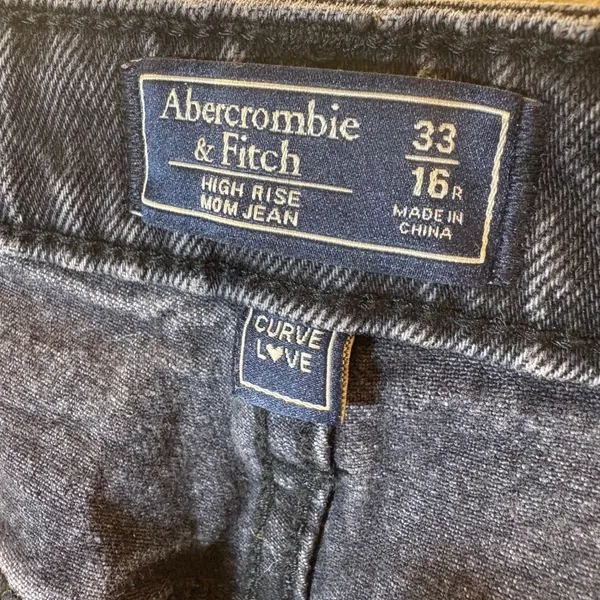 Abercrombie & Fitch Curve Love High Rise‎ Mom Jeans Faded Black Denim 33/16R - Image 3