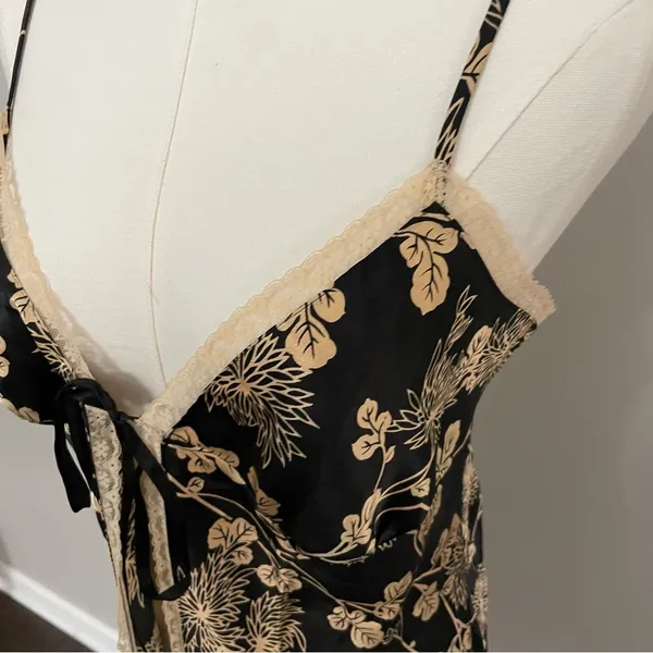 Vintage Victorias Secret Top Cami Nighty Babydoll Lace Floral Tie Front Y2K - Image 3